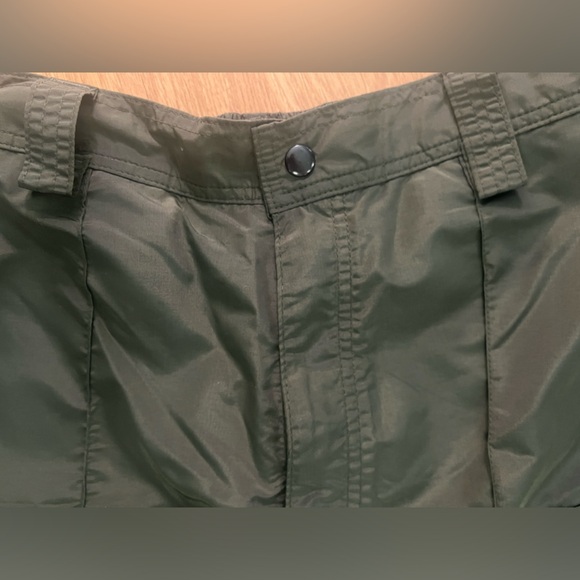 MOCEAN | women’s nwot | utility cargo shorts | large | uniform green, mid-thigh - Picture 2 of 7